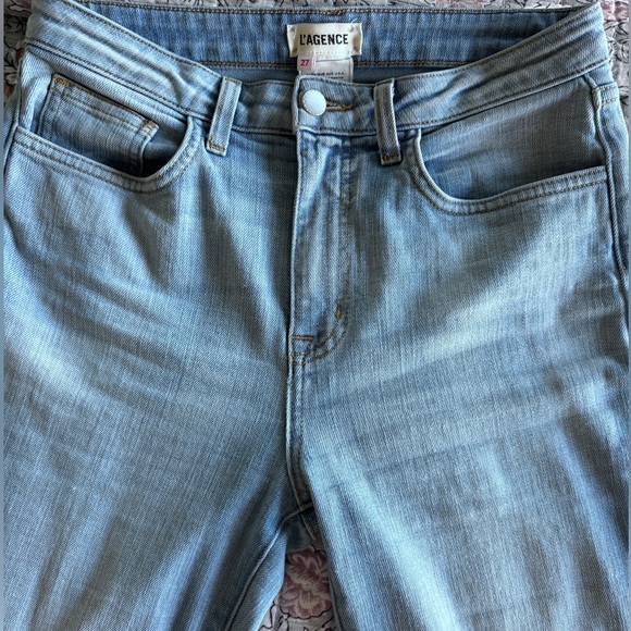 L’AGENCE distressed, light wash stretch denim jeans - Picture 5 of 6